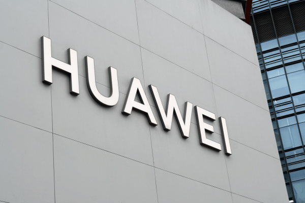 Huawei Uses Large Language Models for AI Translation Only When It Counts